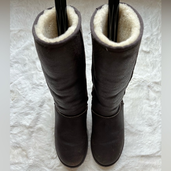 UGG Australia Classic Tall Bomber 5804 in Brown Leather Authentic - Picture 4 of 11